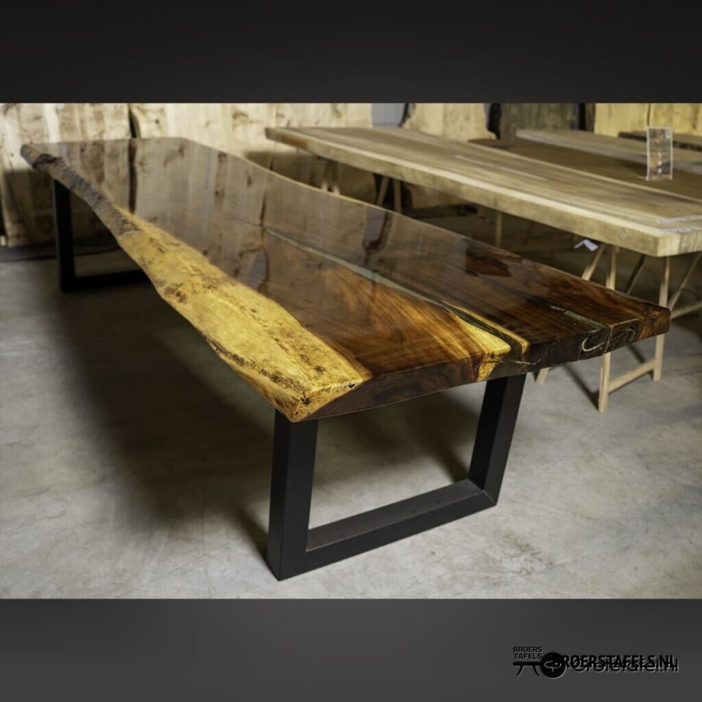 Suar / Epoxy tafelblad 310cm