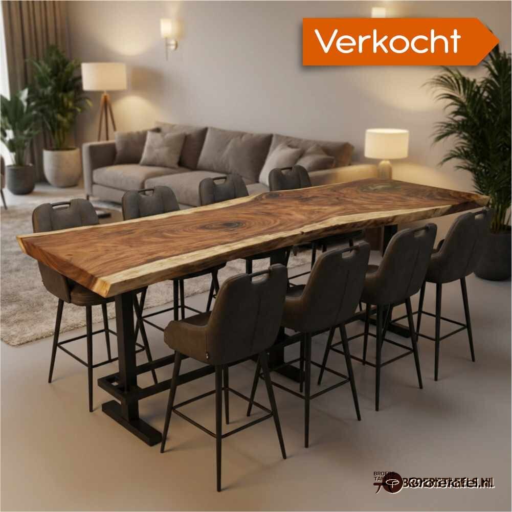 Groots gebaar in Suar & Epoxy