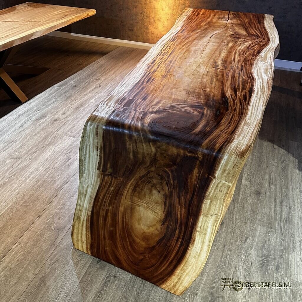 Suar watervaltafel 300cm